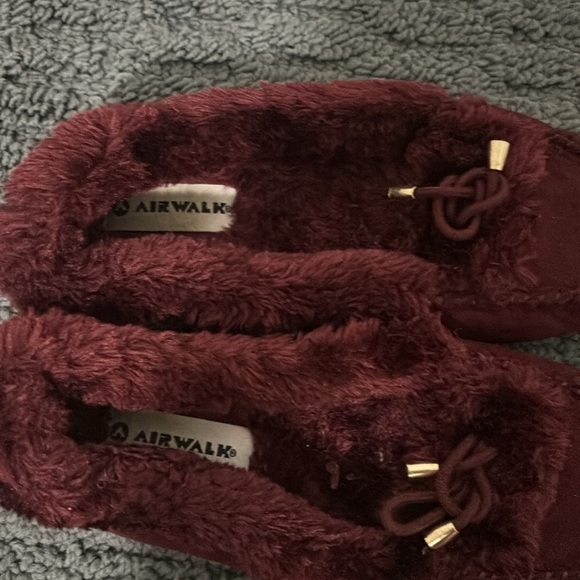 Airwalk fluffy shoes super cute used once in great condition size 8 - Picture 3 of 5